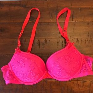 Victoria’s Secret very sexy push-up bra 34b